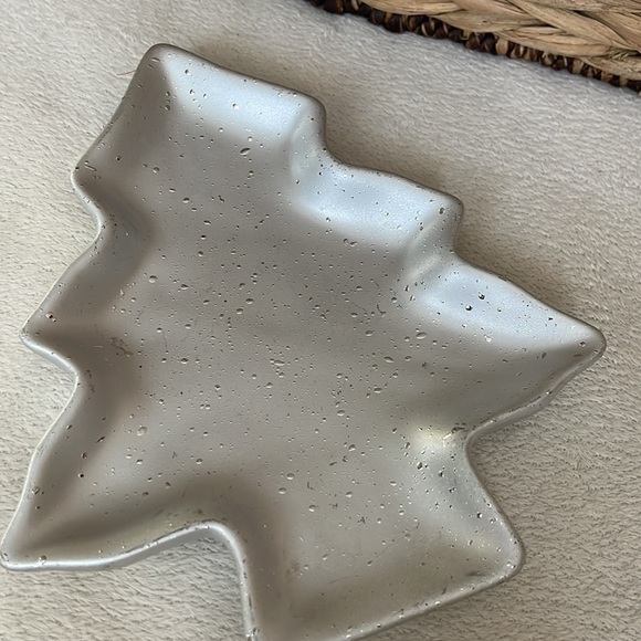 Pier 1 Silver Metallic Christmas Tree Trinket Dish Soap Dish or Serving Dish - Picture 3 of 5